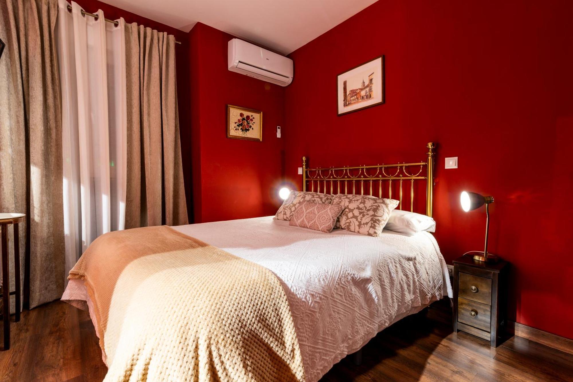 Apartamento Mikaela الكالا ذي إِناريس المظهر الخارجي الصورة