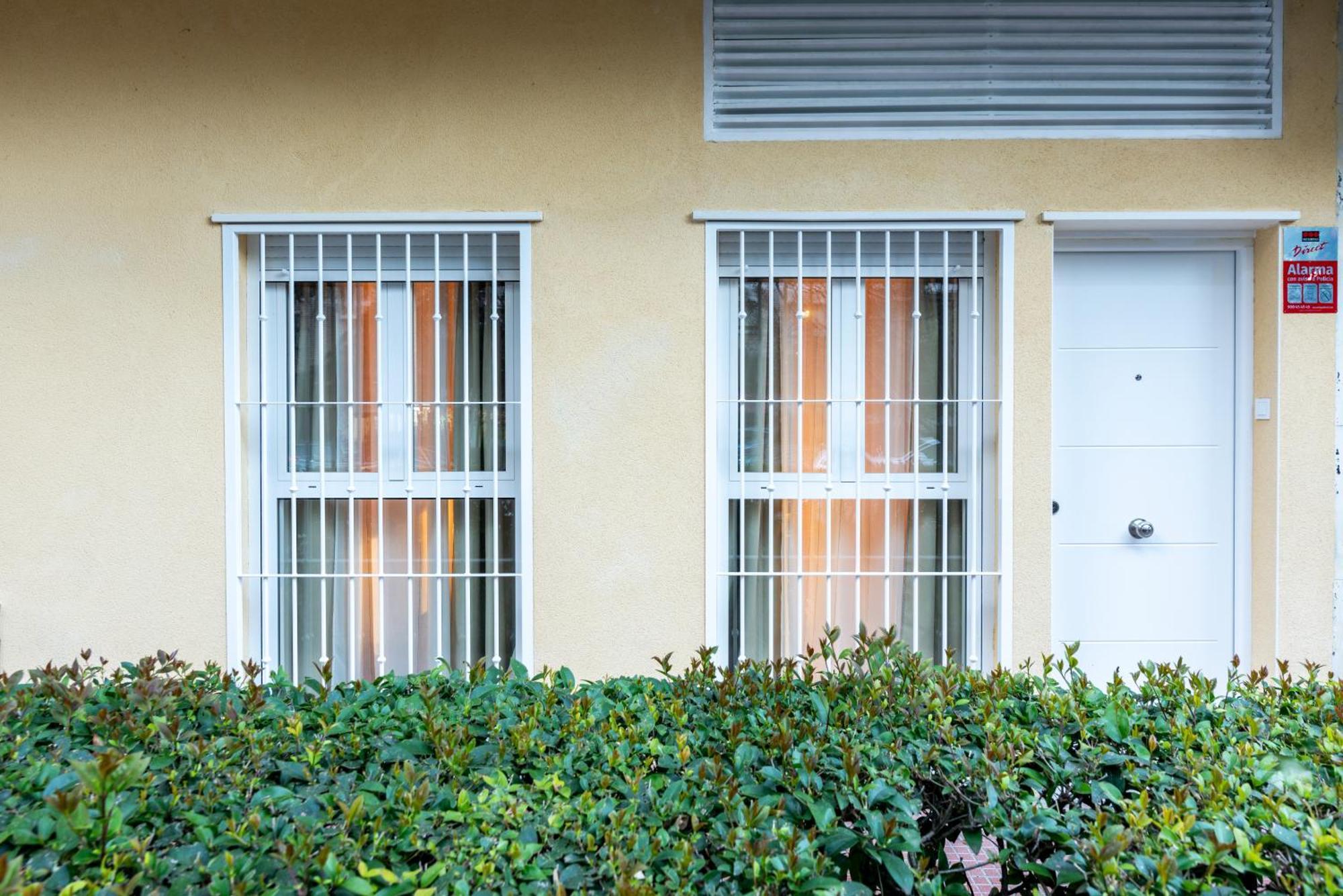 Apartamento Mikaela الكالا ذي إِناريس المظهر الخارجي الصورة